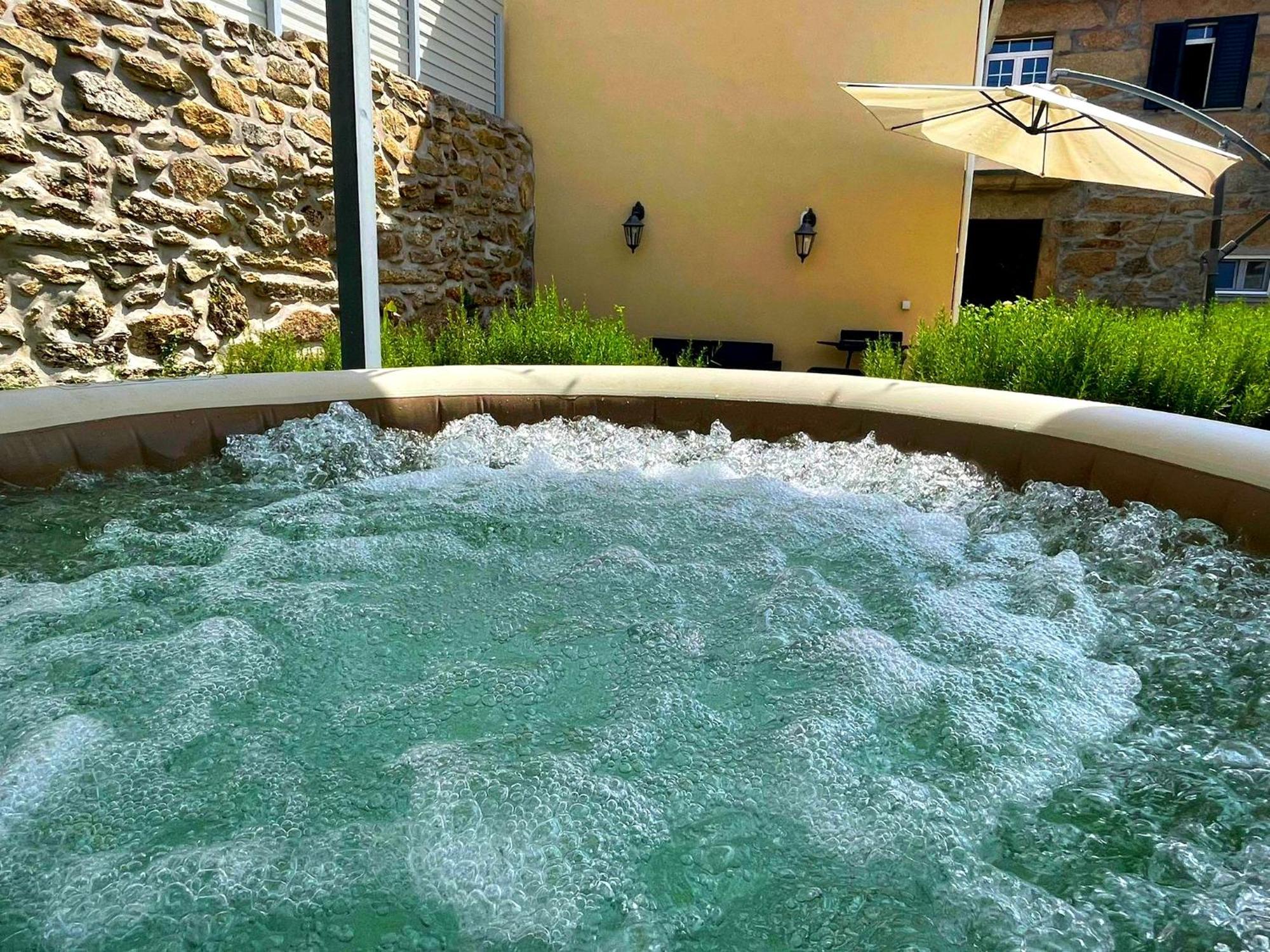 Cantinho D'Aldeia - Jacuzzi Guarda Luaran gambar