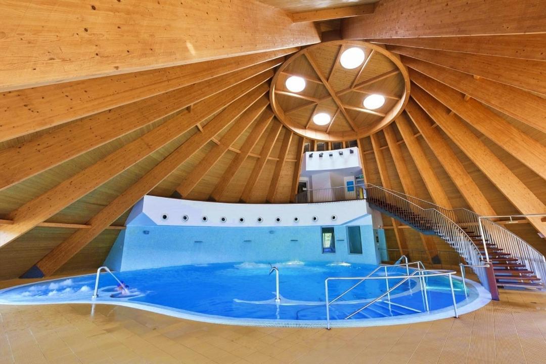 Cantinho D'Aldeia - Jacuzzi Guarda Luaran gambar